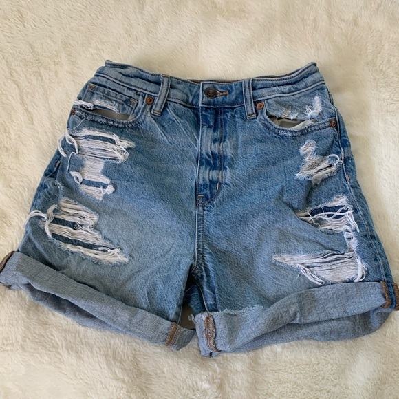 American Eagle, Relaxed mom short - Picture 1 of 5